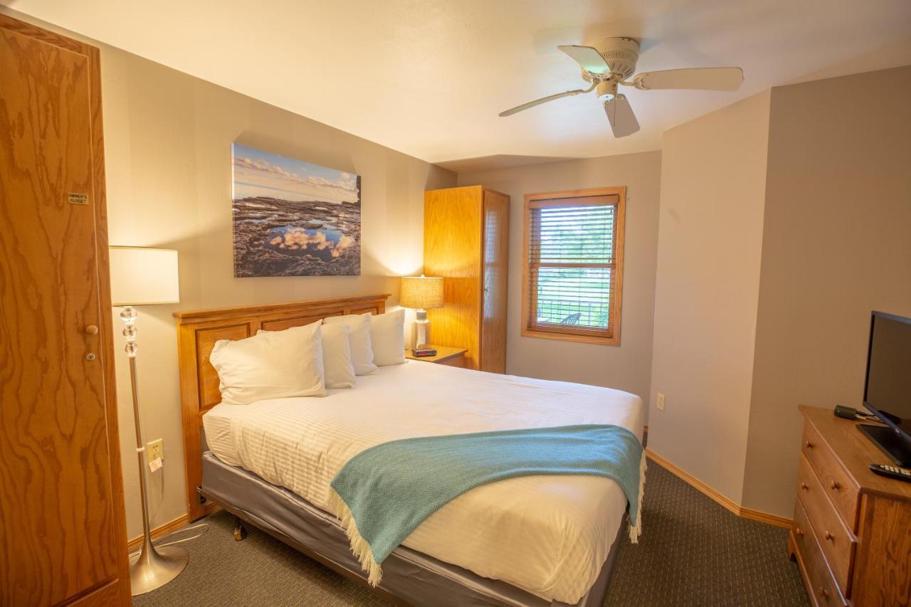 Westwood Shores Waterfront Resort 3*